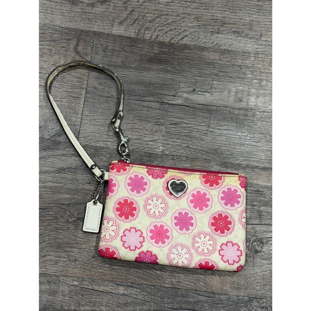 Coach vintage Pink Floral Heart Wristlet Signature Monogram Zip Pouch Wallet